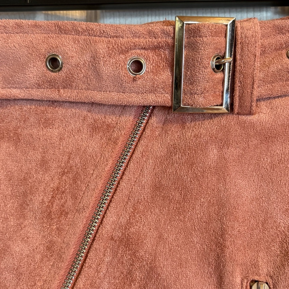White Fox Pink Mini Skirt Womens Size 8 Zipper Accents Coquette Barbiecore Belt - Picture 4 of 9